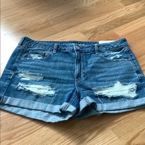 NWT American Eagle distressed denim shorts